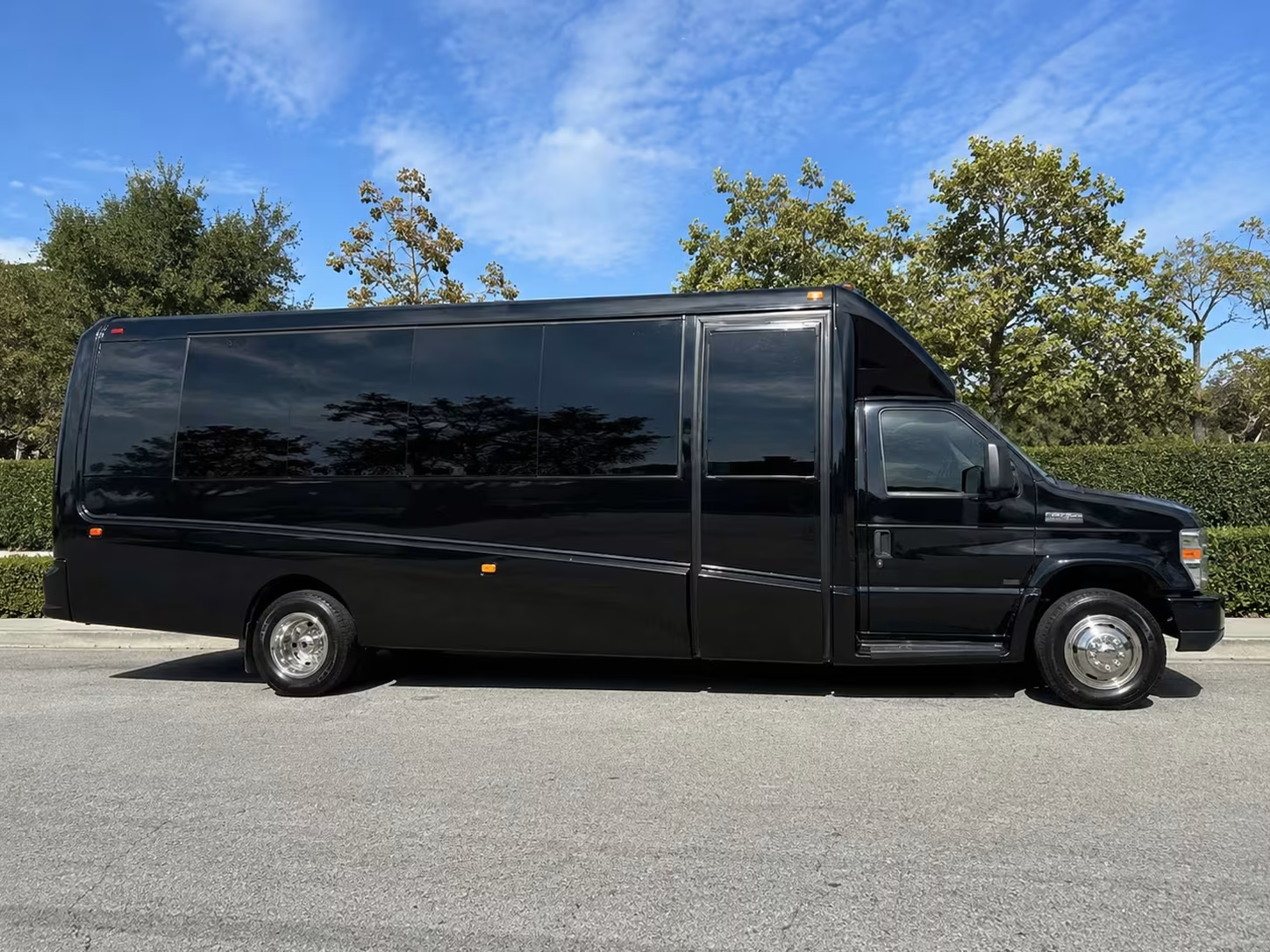 augusta minibus rentals for jaguars games at christenberry fieldhouse